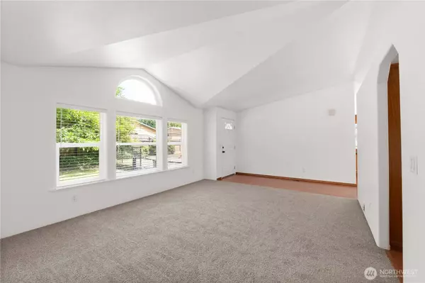 8502 208th Avenue Ct E, Bonney Lake, WA 98391