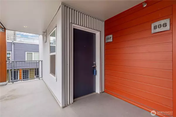 2400 Western AVE #807, Seattle, WA 98121