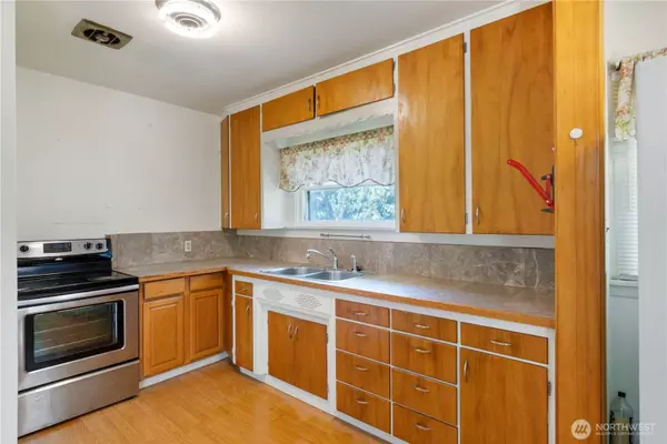 7115 Pacific HWY E, Milton, WA 98354