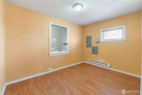 7119 Pacific HWY E, Milton, WA 98354