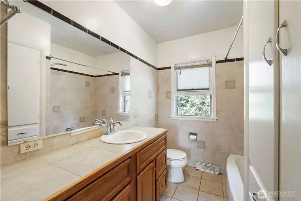 7115 Pacific HWY E, Milton, WA 98354