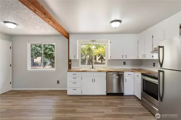 715 110th ST S, Tacoma, WA 98444