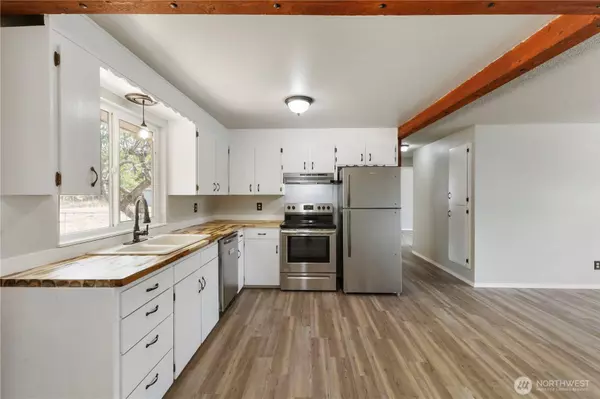 715 110th ST S, Tacoma, WA 98444