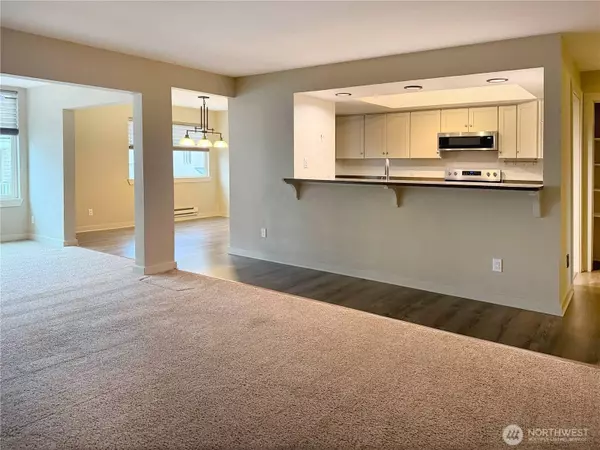 22215 6th AVE S #106, Des Moines, WA 98198