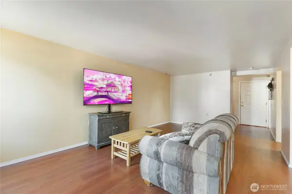 3939 10th ST SE #D6, Puyallup, WA 98374