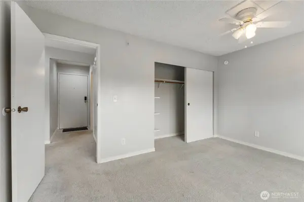 21925 7th AVE S #101, Des Moines, WA 98198