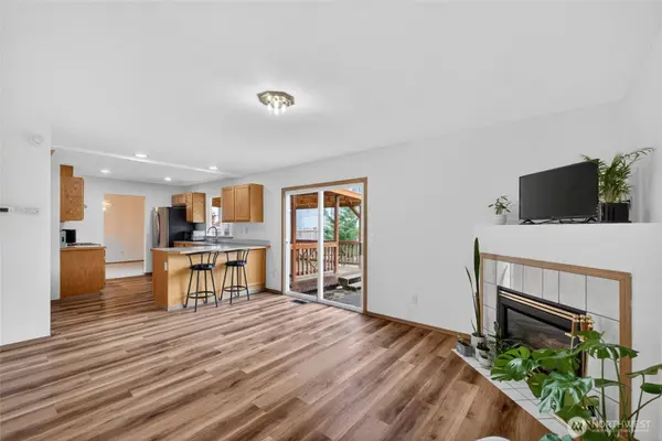 1323 202nd ST E, Spanaway, WA 98387