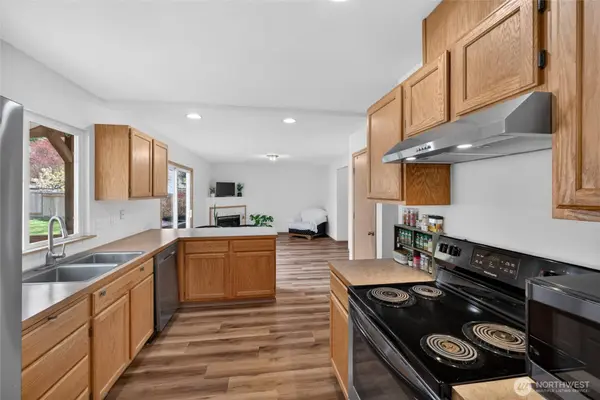 1323 202nd ST E, Spanaway, WA 98387