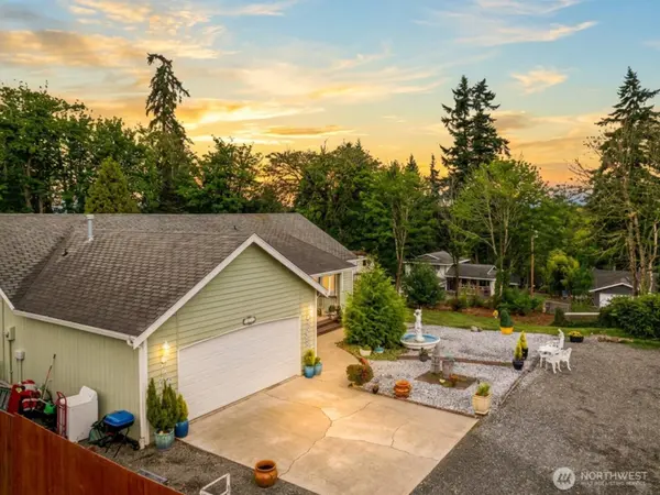 9923 74th AVE E, Puyallup, WA 98373