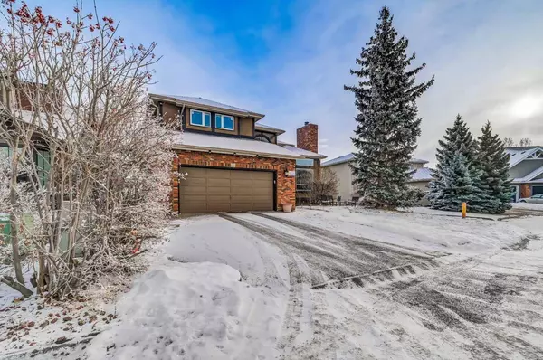 7075 Christie Briar MNR SW, Calgary, AB T3H 2H5
