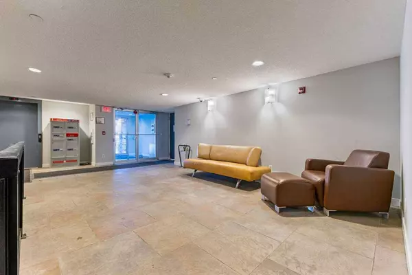 2307 14 ST SW #105, Calgary, AB T2T 3T5