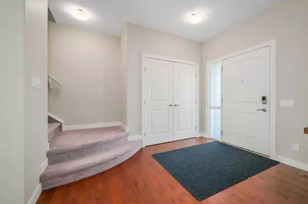 60 Legacy CRES SE, Calgary, AB T2X 0W5