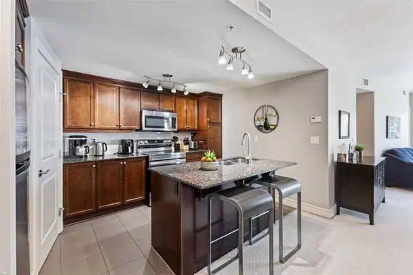 910 5 AVE SW #1106, Calgary, AB T2P 0C3