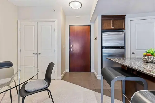 910 5 AVE SW #1106, Calgary, AB T2P 0C3