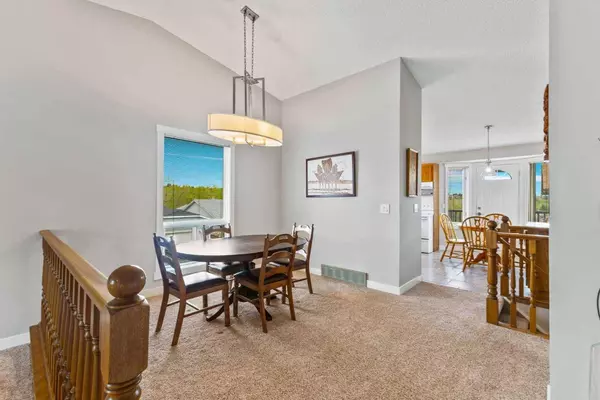 111 Edgebyne CRES NW, Calgary, AB T3A 4B4