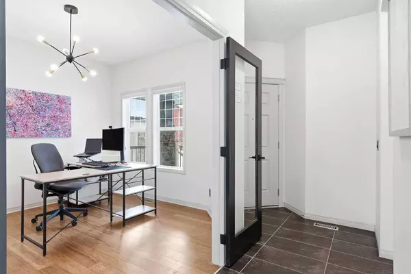 9 Sage Hill LNDG NW, Calgary, AB T3R 0H5