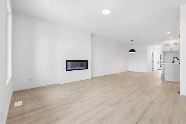 355 Herron LNDG NE, Calgary, AB T3P 2R6