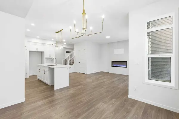 72 Calhoun Rise NE, Calgary, AB T3P 2P5