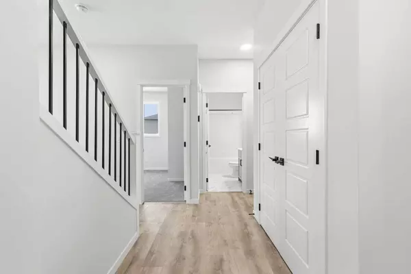 170 Herron WAY NE, Calgary, AB T3P 2K9