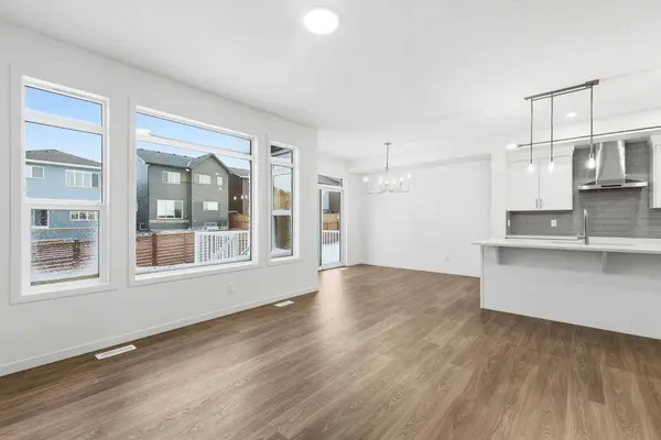 72 Calhoun Rise NE, Calgary, AB T3P 2P5