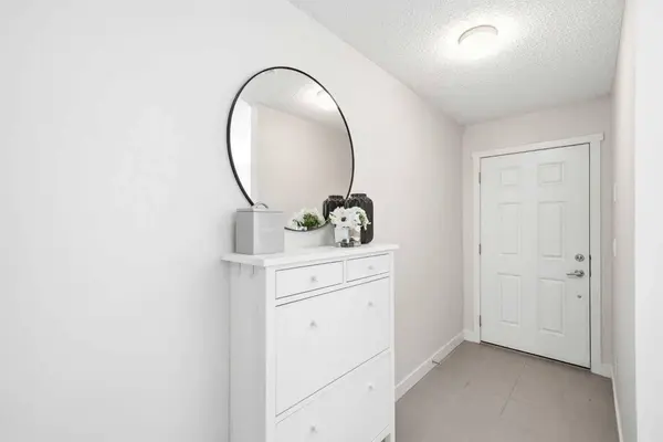 14 Nolan Hill Gate NW, Calgary, AB T3R 0T9