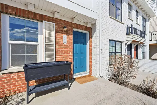 14 Nolan Hill Gate NW, Calgary, AB T3R 0T9