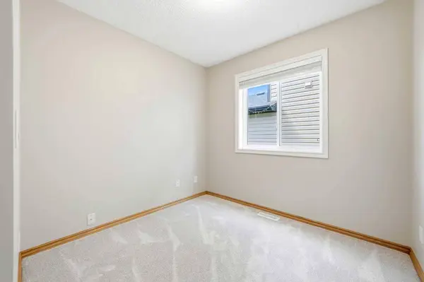 4 Big Springs Rise, Airdrie, AB T4A 1H2
