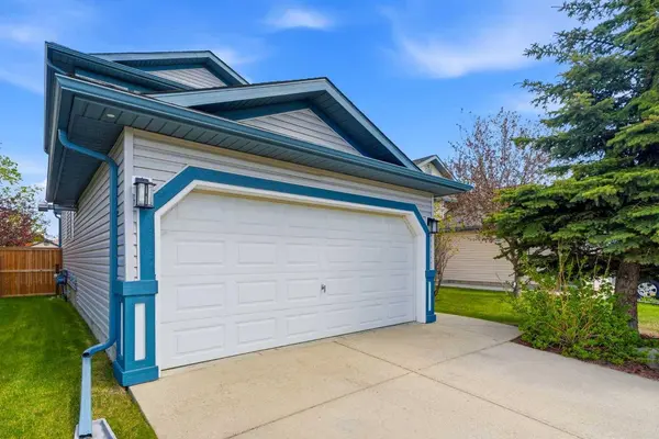 4 Big Springs Rise, Airdrie, AB T4A 1H2