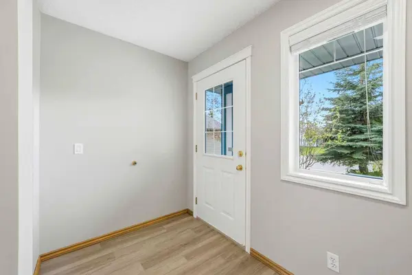 4 Big Springs Rise, Airdrie, AB T4A 1H2