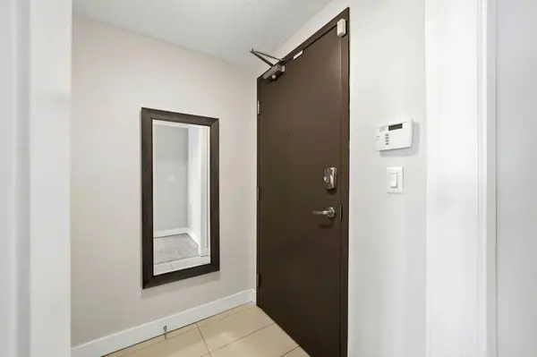 733 2 AVE SW #103, Calgary, AB T2P 0E4