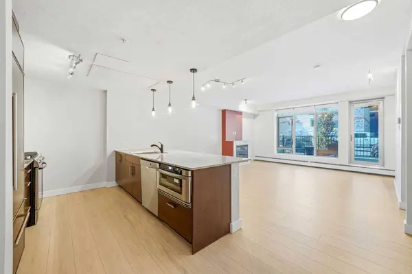 733 2 AVE SW #103, Calgary, AB T2P 0E4