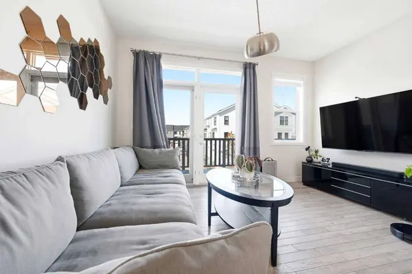 14 Nolan Hill Gate NW, Calgary, AB T3R 0T9