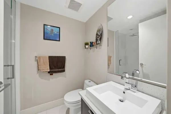 1111 10 ST SW #1602, Calgary, AB T2R 1E3