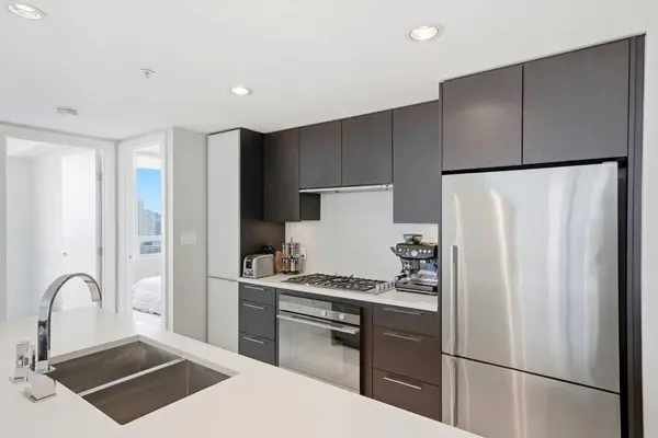 1111 10 ST SW #1602, Calgary, AB T2R 1E3