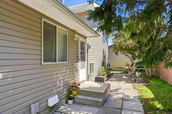 151 Templevale PL NE, Calgary, AB T1Y 4V6