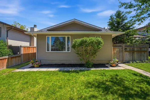 151 Templevale PL NE, Calgary, AB T1Y 4V6