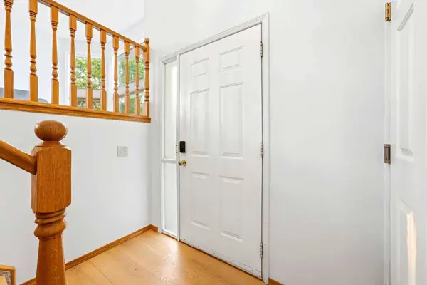 5 Sandpiper Gate NW, Calgary, AB T3K 3T8