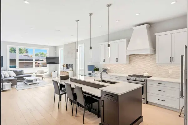 2014 6 ST NE, Calgary, AB T2E 3Z1