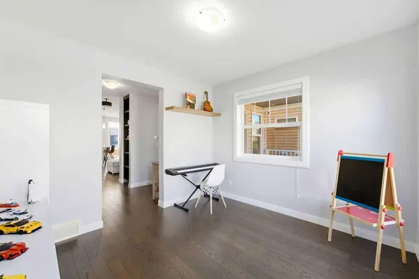 6 Evanscrest HTS NW, Calgary, AB T3P 0S3
