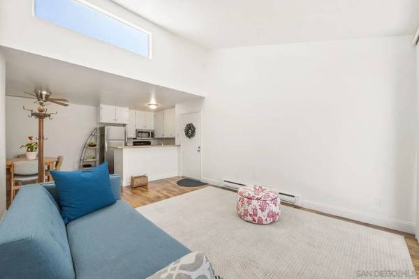 3549 Castle Glen Dr #207, San Diego, CA 92123
