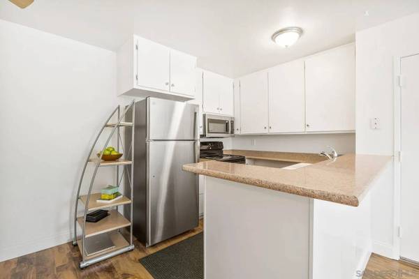 3549 Castle Glen Dr #207, San Diego, CA 92123