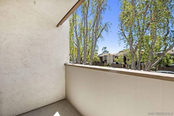 3549 Castle Glen Dr #207, San Diego, CA 92123