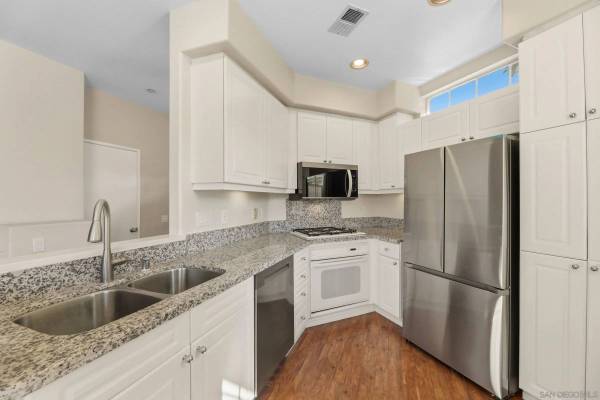 10766 Sabre Hill Dr #258, San Diego, CA 92128