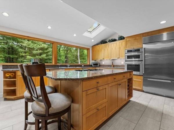 17 Storey Drive, Lincoln, MA 01773