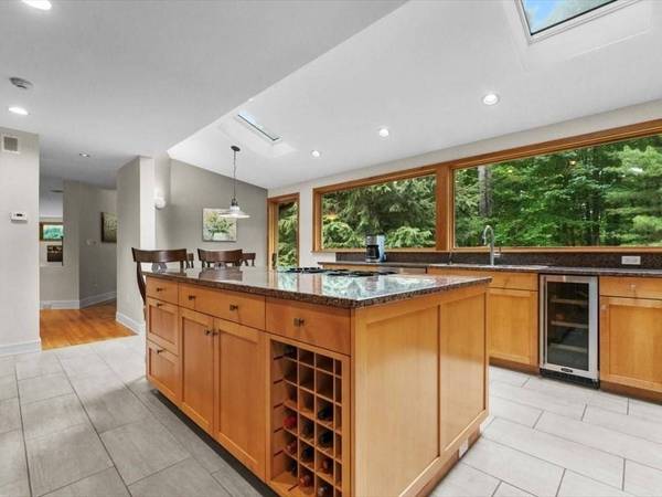 17 Storey Drive, Lincoln, MA 01773