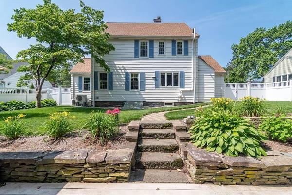 39 Park Ave, Webster, MA 01570