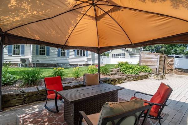 39 Park Ave, Webster, MA 01570