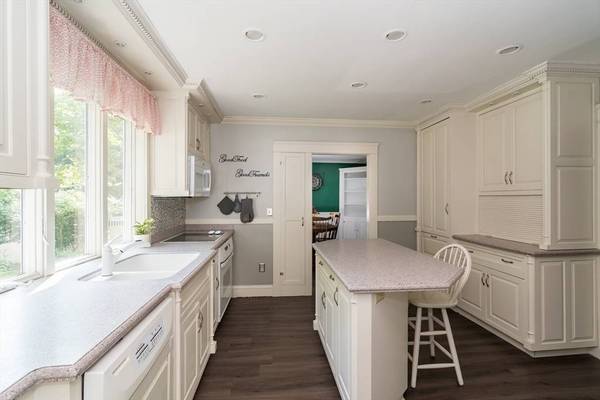 39 Park Ave, Webster, MA 01570