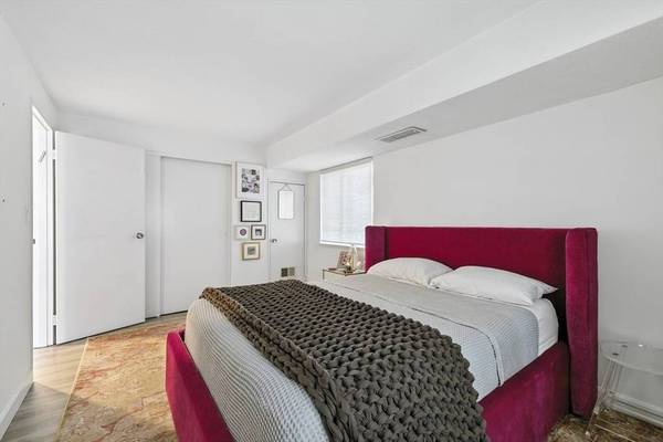 3 Post Oak Ln #1, Natick, MA 01760