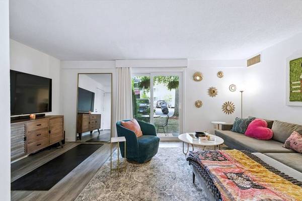 3 Post Oak Ln #1, Natick, MA 01760